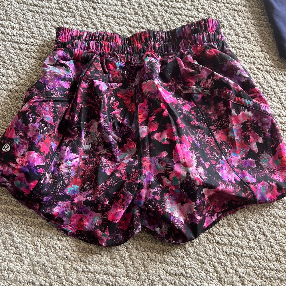 Lululemon track that short